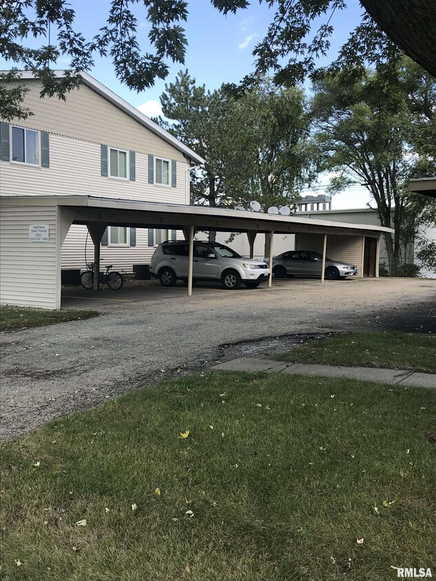 524 S Sweetbriar Drive, 524-7
